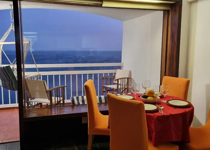 Sesimbra Sun&Sea - Beachfront Apartment!
