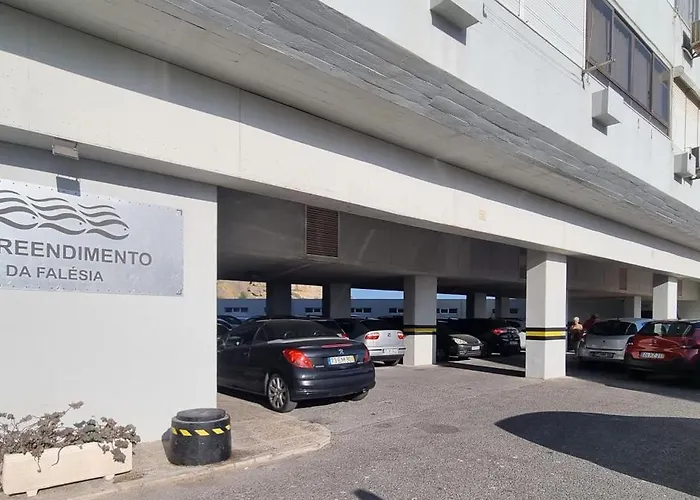 Sesimbra Sun&Sea - Beachfront Apartment!